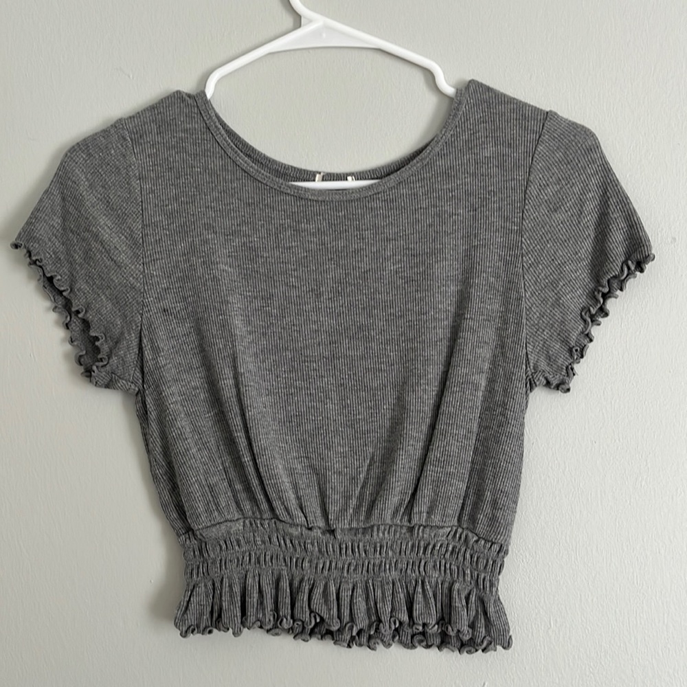 Cropped ruffle shirt